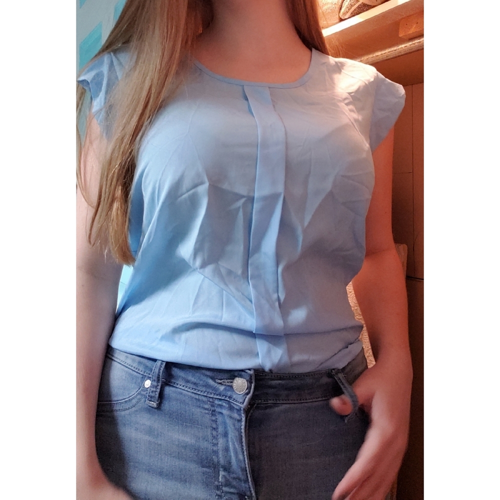 NWOT Light Blue Flowy Tee